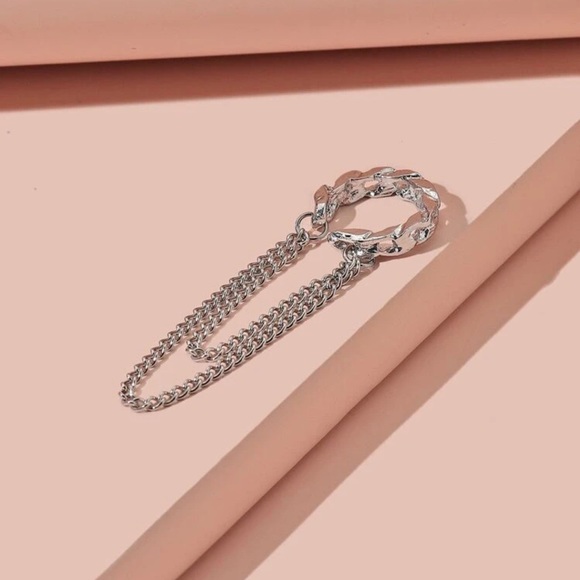 ⭐️Single Pierce-less Chain-links Layered ear cuff available in gold or silver - Picture 5 of 6